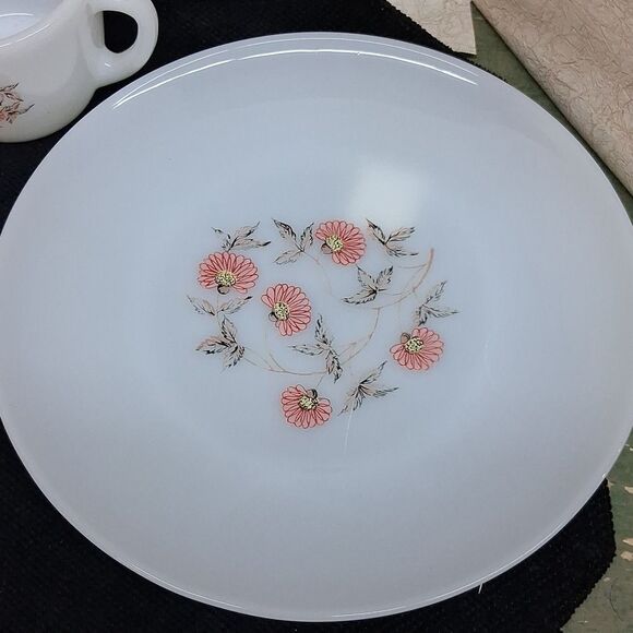 5 Pc Fire King Fleurette Milk 4 Glass Dinner Plates & Pitcher. - Picture 5 of 11